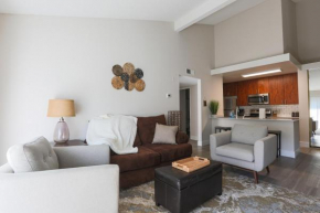 Oceanside Beach style King & 2 queen beds